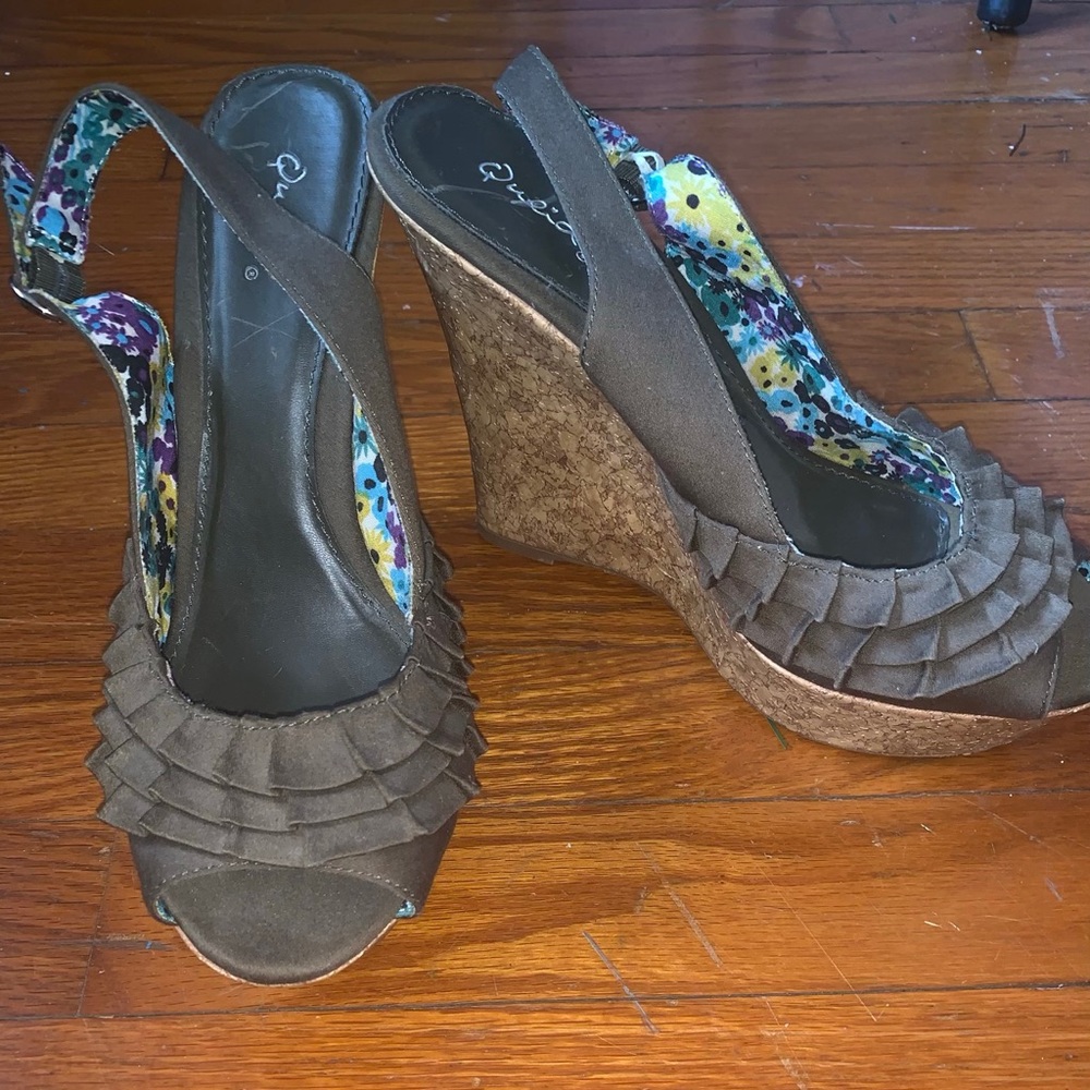 Cork wedge